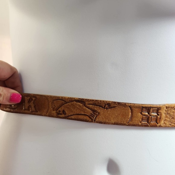 Vintage Leather Belt Fish Embossed Brass Buckle Brown Hand Tooled Size Approx 33 - Picture 3 of 9